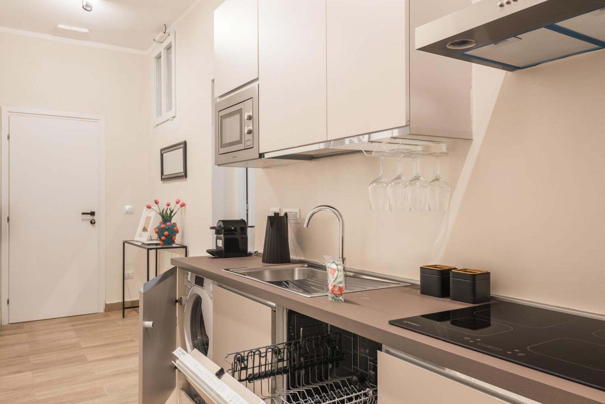 C3 Top Class Apartment, 2 Camere Da Letto, 2 Bagni, Giardino Distante 15 Minuti A Piedi Da Fontana Di Trevi Róma Kültér fotó